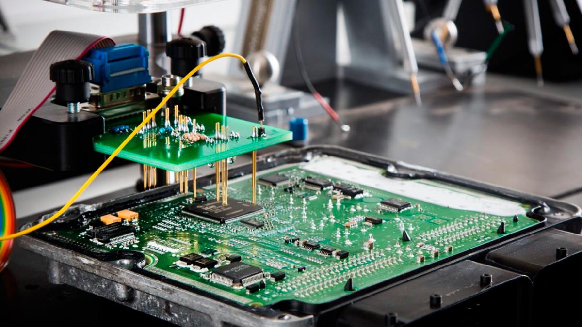 Araç Beyin (ECU) Kontrolleri ve Yazılım Güncellemeleri